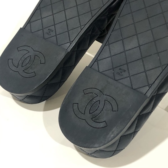 Authentic CHANEL Navy Blue Quilted Agneau Slides Mules Lambskin Leather Size 38 - Picture 13 of 15